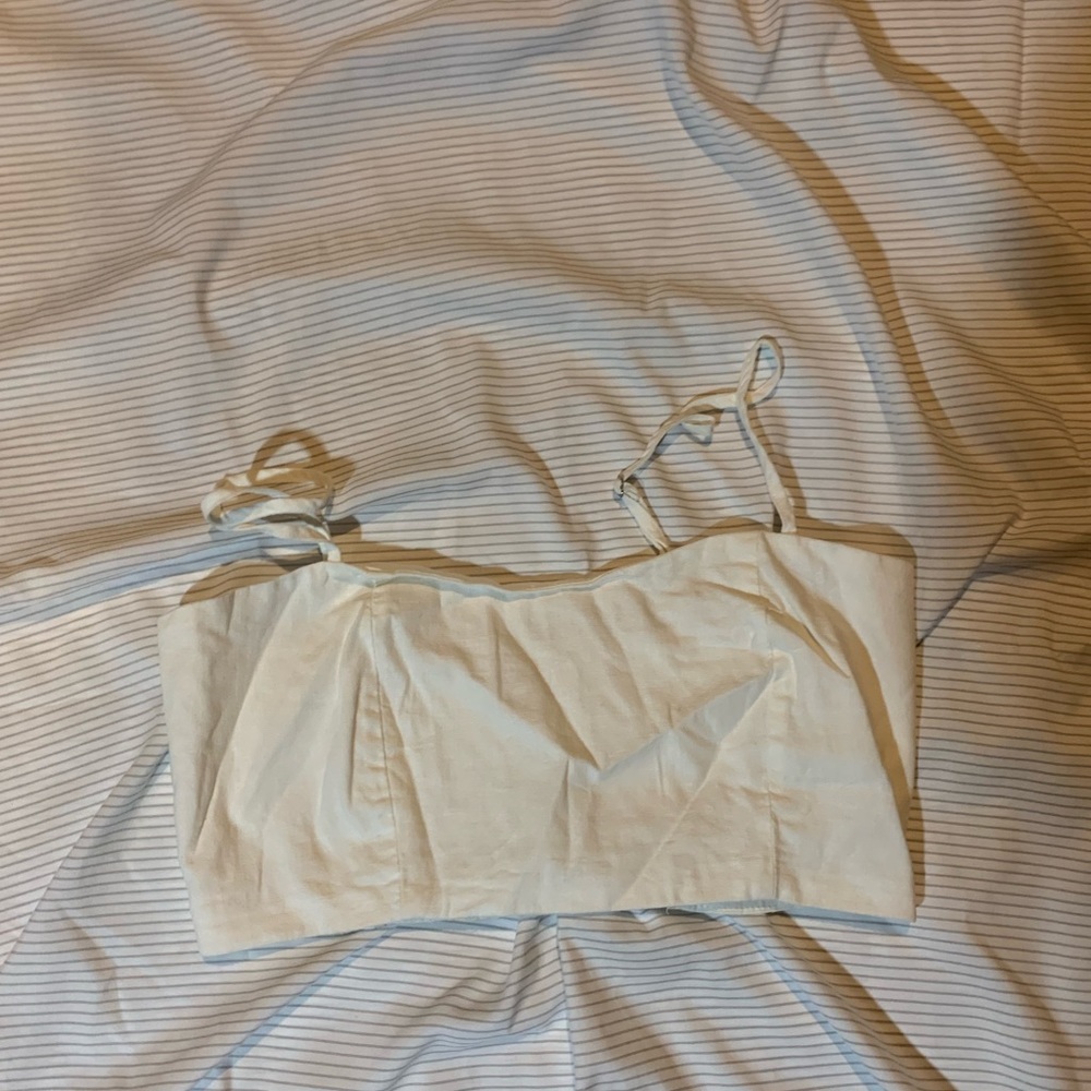 Brandy Melville crop shirt